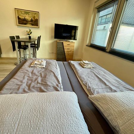 Neu Schwarzwald Zimmer Am Schloessle Goldstadt بفورتسهايم المظهر الخارجي الصورة