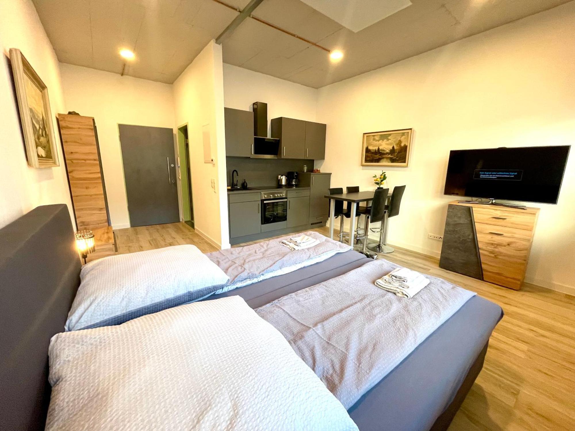 Neu Schwarzwald Zimmer Am Schloessle Goldstadt بفورتسهايم المظهر الخارجي الصورة
