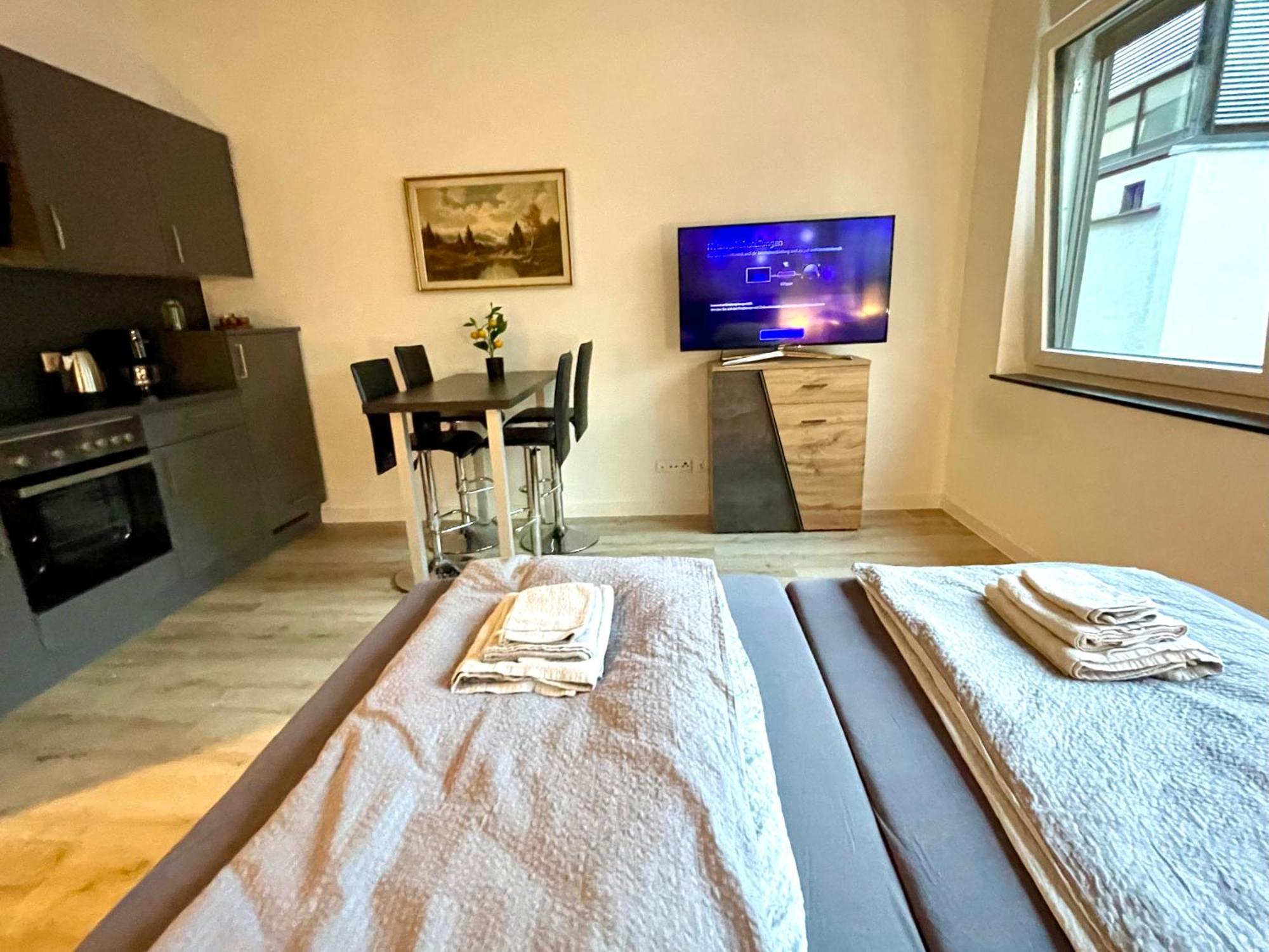 Neu Schwarzwald Zimmer Am Schloessle Goldstadt بفورتسهايم المظهر الخارجي الصورة