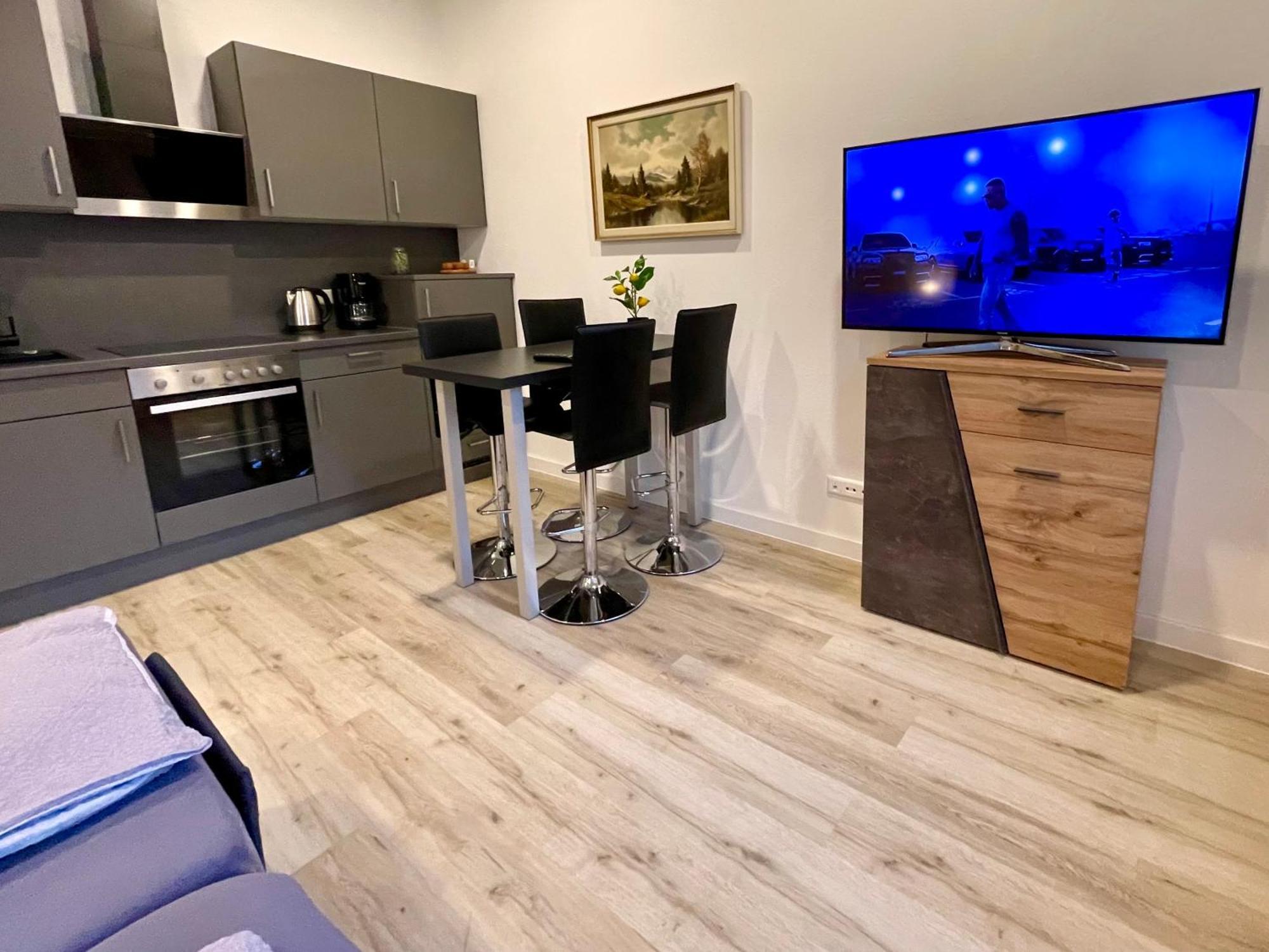 Neu Schwarzwald Zimmer Am Schloessle Goldstadt بفورتسهايم المظهر الخارجي الصورة