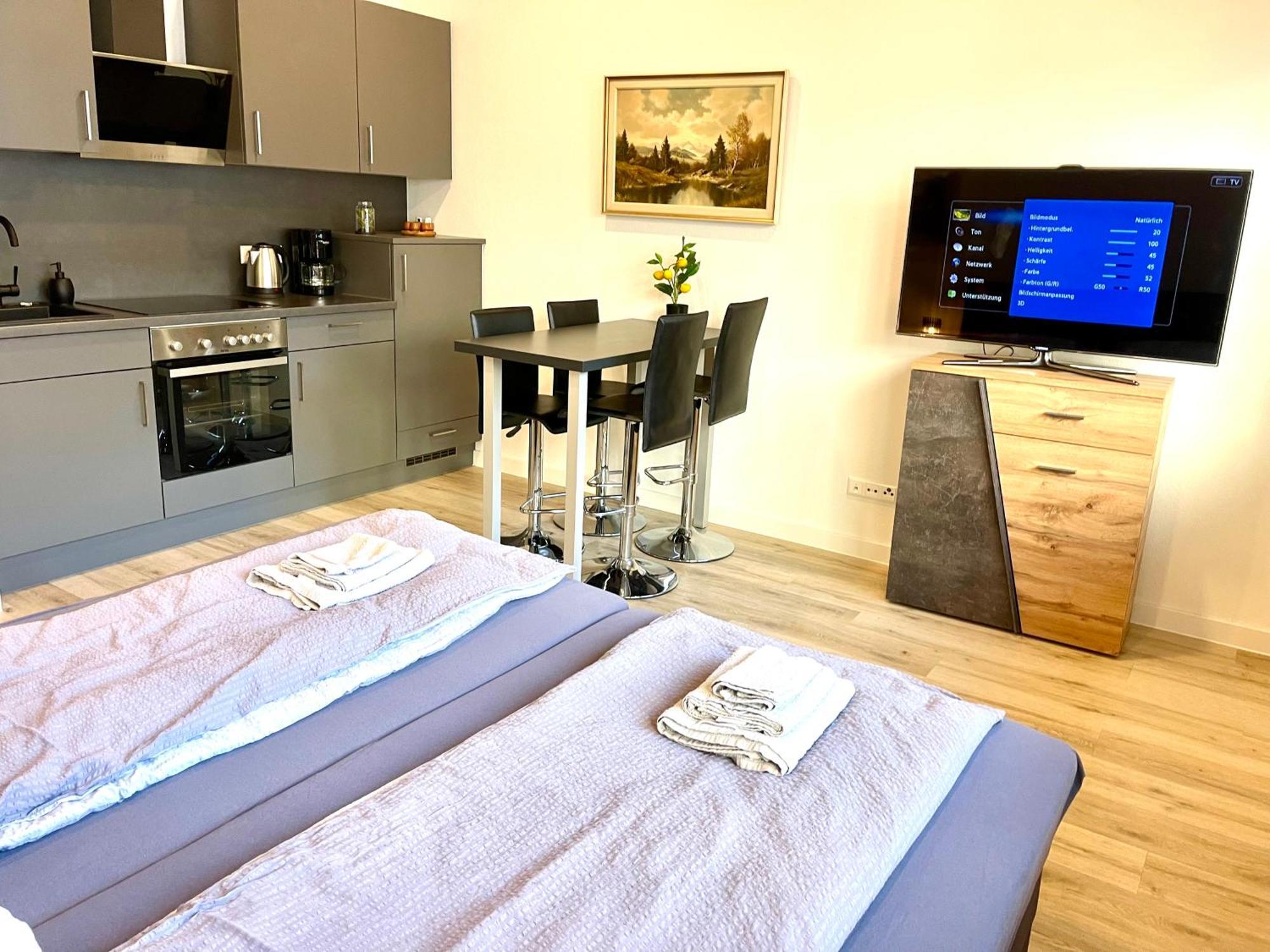 Neu Schwarzwald Zimmer Am Schloessle Goldstadt بفورتسهايم المظهر الخارجي الصورة