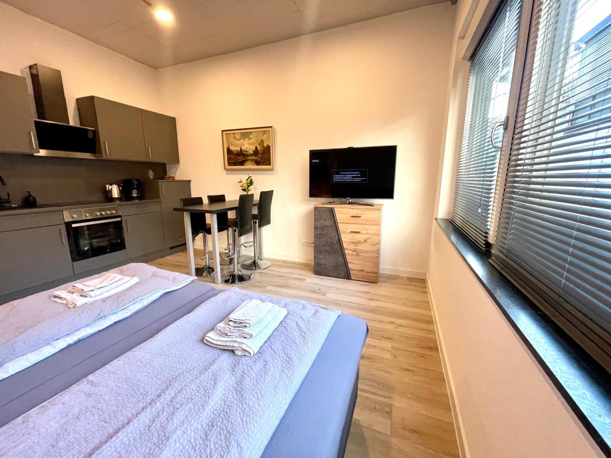 Neu Schwarzwald Zimmer Am Schloessle Goldstadt بفورتسهايم المظهر الخارجي الصورة